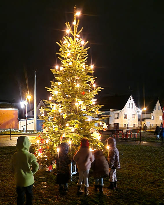 Gemeinsam erleuchtet: Raubach feiert ein stimmungsvolles Lichterfest „Licht an“